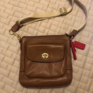 BROWN LEATHER COACH PURSE